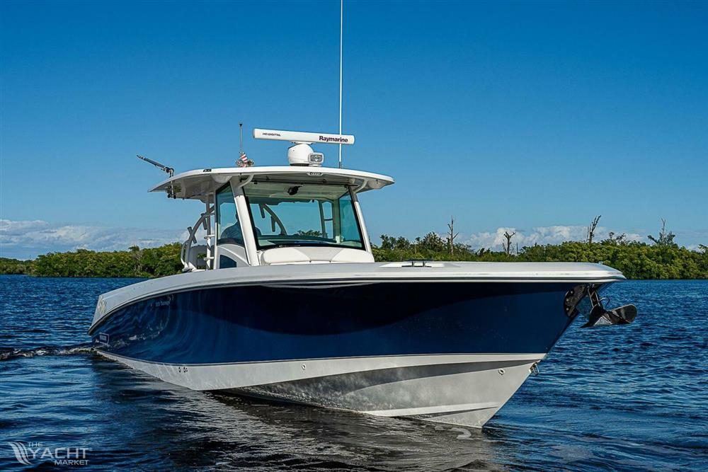 Boston Whaler 370 Outrage (2013) for sale