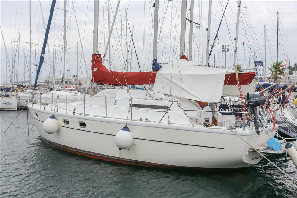 Ferretti Yachts Altura 42 (1976) for sale