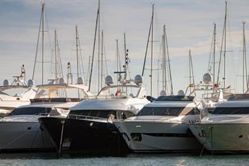 articles - navigating-fx-risks-in-international-yacht-deals