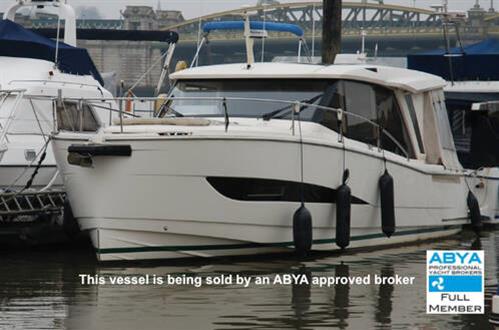 Greenline Yachts 39