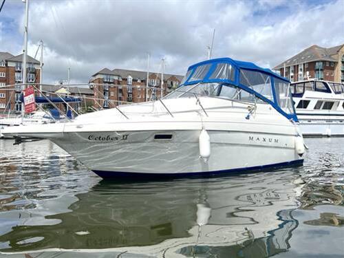 Maxum 2400 SCR