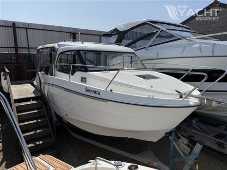 Beneteau Antares 8