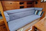 Moody 31 MkI - Port settee