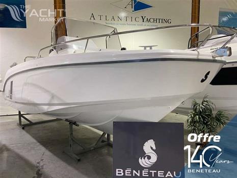 BENETEAU FLYER 7 SPACEDECK