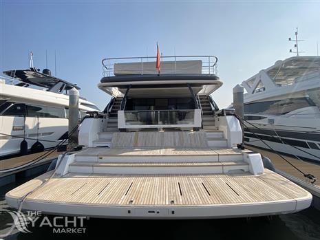 Ferretti Yachts 1000