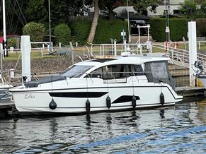 sealine c 330v