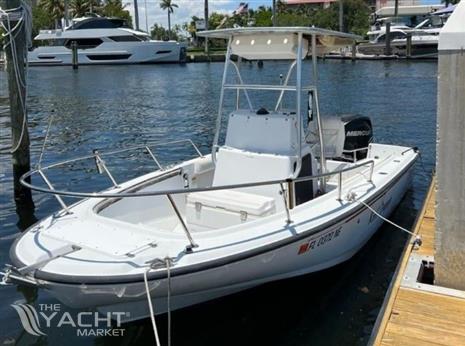 Boston Whaler 20 Outrage