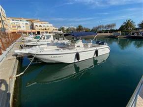 BOSTON WHALER OUTRAGE 26