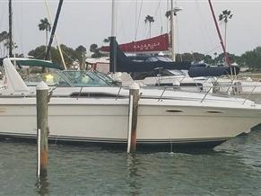 Sea Ray 350 Express Cruiser