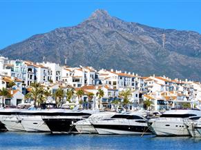 18 MT. BERTH IN PUERTO JOSE BANUS, MARBELLA, SPAIN SPAIN