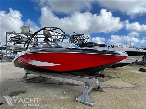 Scarab 215 H.O.