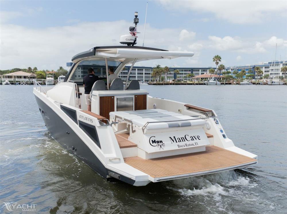 2011 Azimut