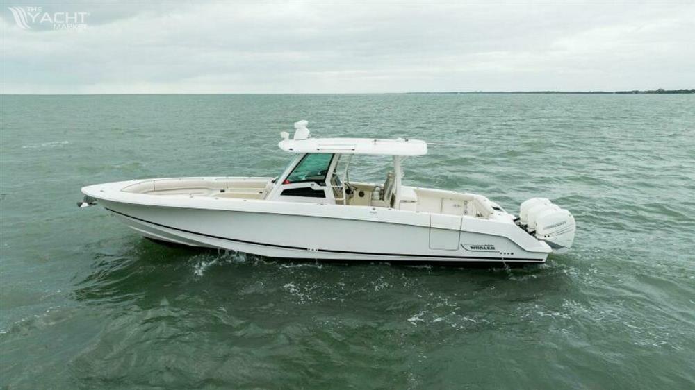 2018 Boston Whaler