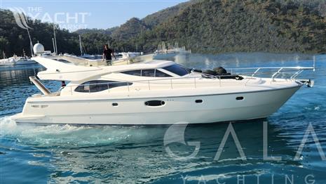 FERRETTI YACHTS Ferretti 590