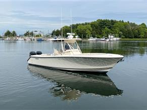 Pursuit C 280 Center Console