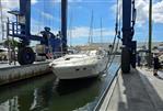 Neptunus 5616 - Neptunus 5616 yacht from 2000 being lifted at a marina.