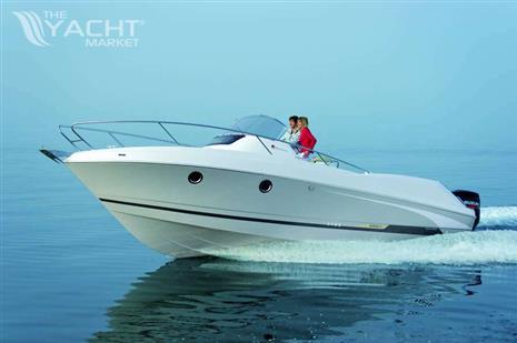 BENETEAU FLYER 850 SUNDECK