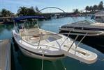 BOSTON WHALER OUTRAGE 26