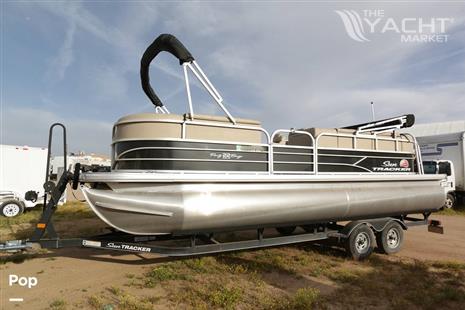 Sun Tracker Party Barge 22dlx - Sun Tracker Party Barge 22dlx!