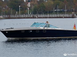 Magnum Marine 38