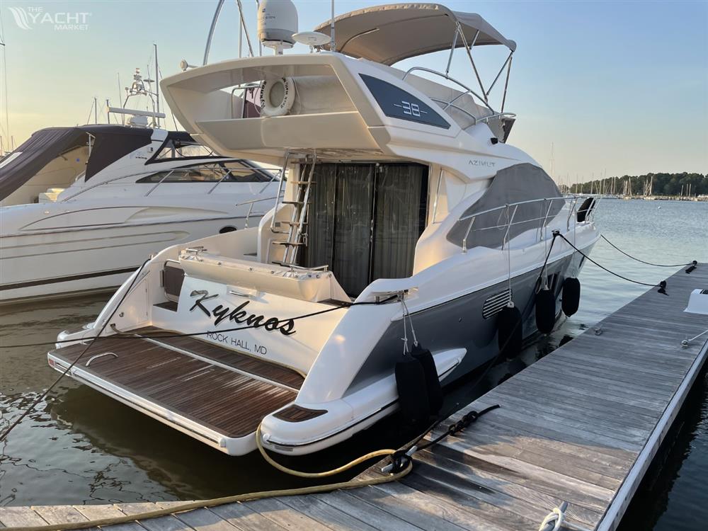 2011 Azimut