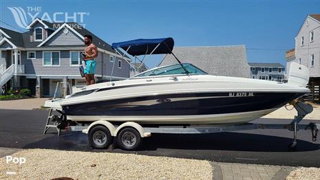 Sea Ray Sundeck 240 - 2011 Sea Ray Sundeck 240 - Photo #1