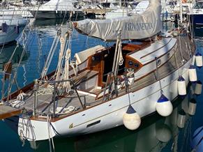 CUSTOM CLASSIC YACHT MARCONI CUTTER