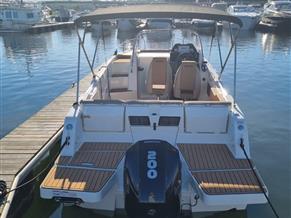 Quicksilver 755 sundeck