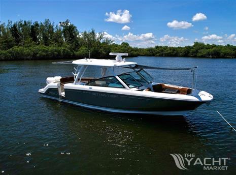 Boston Whaler Vantage 320