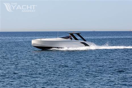 Frauscher 1414 Demon #26 - Frauscher-1414-Demon-motor-yacht-for-sale-exterior-image-Lengers-Yachts-189.jpg