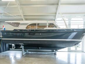 LINSSEN GRAND STURDY 35 SEDAN