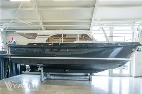 LINSSEN GRAND STURDY 35 SEDAN