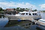 CUSTOM ATLANTIC 25 SQUARE STERN