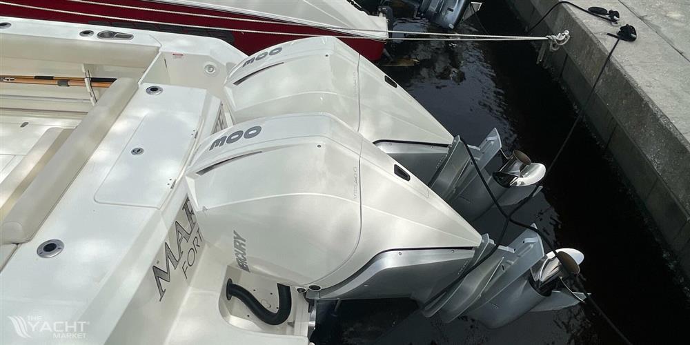 2021 Boston Whaler