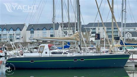 JFA CONCARNEAU PETREL 42