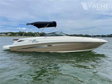 Sea Ray 240 Sundeck