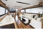 Ferretti Yachts 800