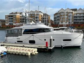 Azimut Magellano 53