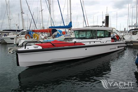 Axopar 28 Cabin