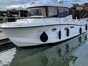 Quicksilver 905 Pilothouse