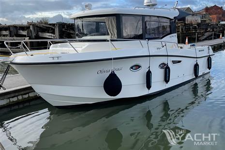 Quicksilver 905 Pilothouse