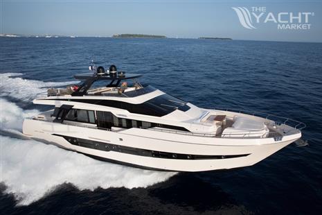 Cayman Yachts F920 - Exterior (9).jpeg