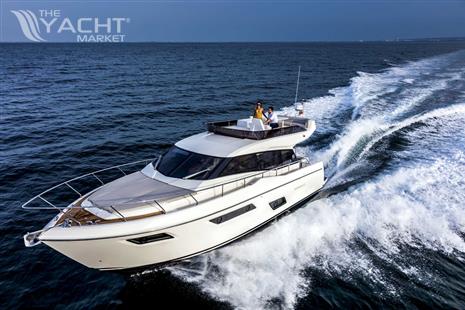 FERRETTI 450