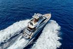 Lazzara Yachts 64