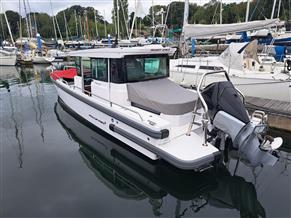 Axopar 28 Cabin