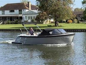 Corsiva 595 Tender