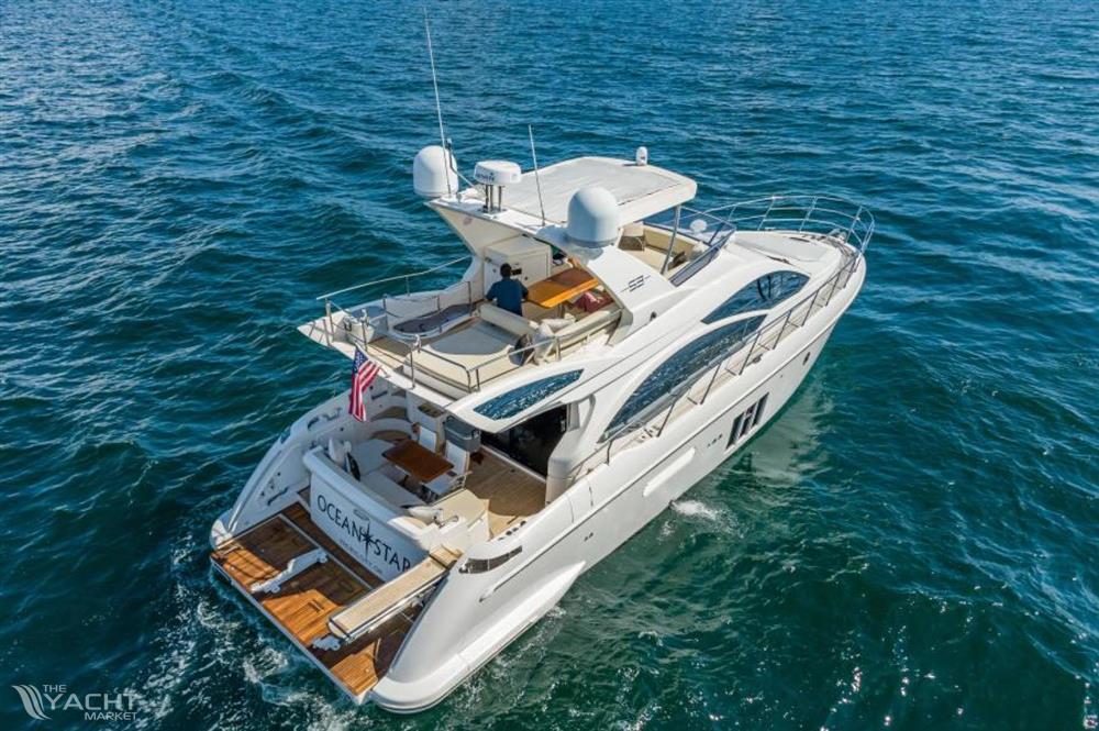 2011 Azimut