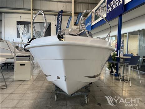 B2 MARINE CAP FERRET 522 SUNDECK