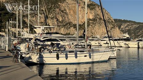 Bavaria 37