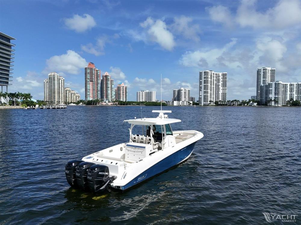 2017 Boston Whaler